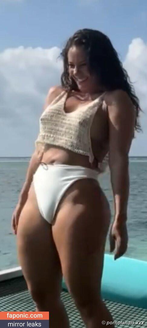 Paolla Oliveira nua em flagras e poses sensuais - Foto 242885
